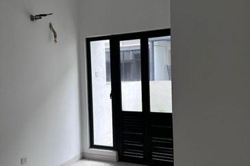 Reesia Elmina Garden