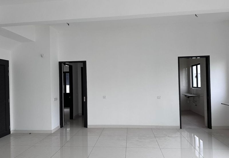 Reesia Elmina Garden