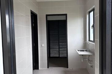 Reesia Elmina Garden