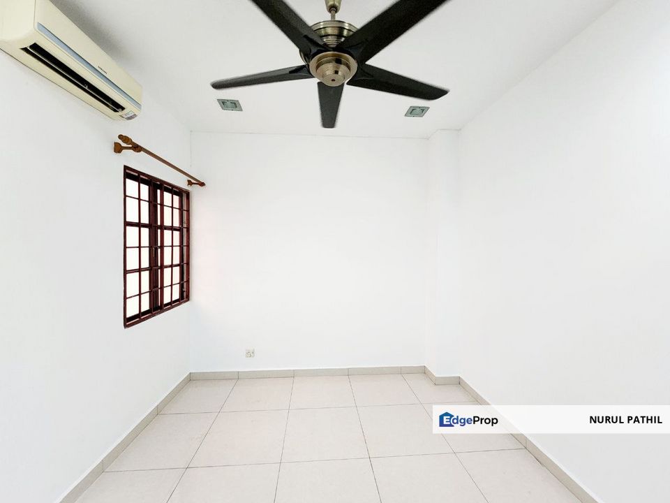 Fully Extended Double Storey Terrace Jalan Adang, Bukit Jelutong, Shah Alam, Selangor, Bukit Jelutong