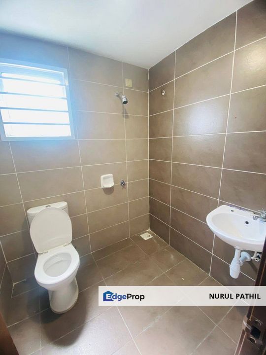 Double storey Semi D Taman Desiran Bayu Puchong For Sale, Selangor, Puchong