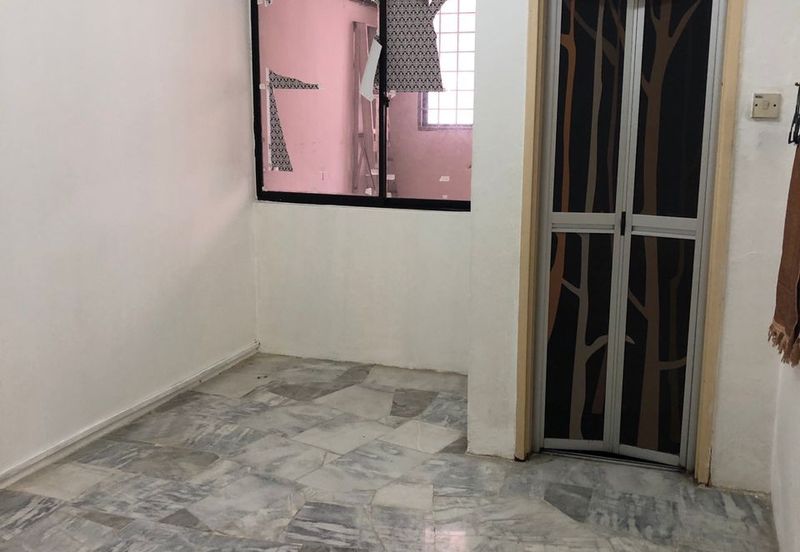 SL7, Bandar Sungai Long