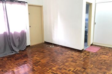 SL7, Bandar Sungai Long