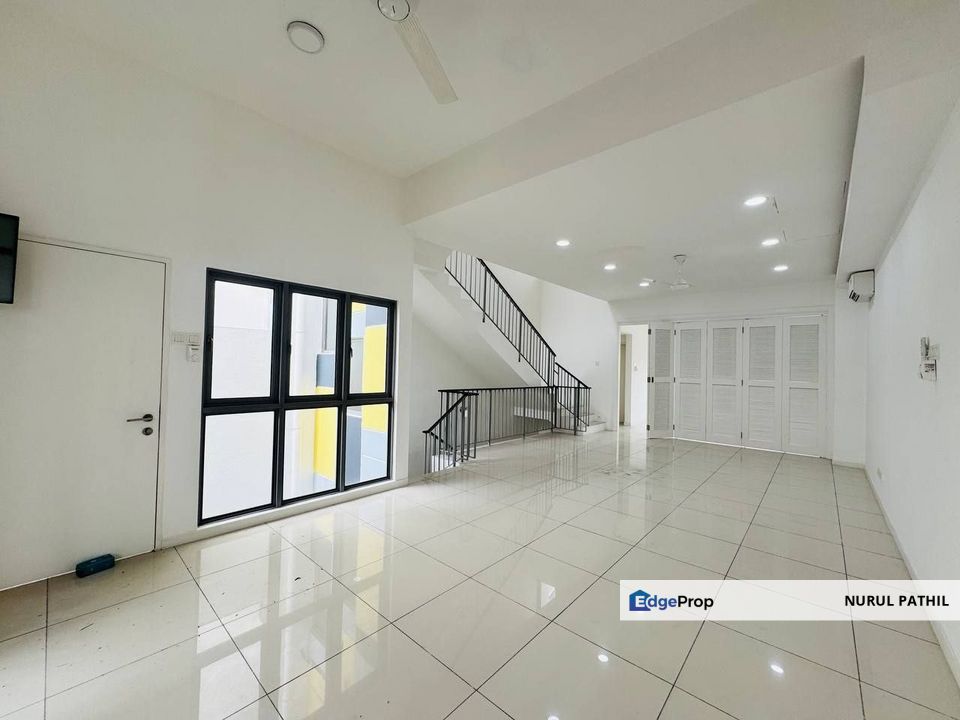 RENOVATED, FREEHOLD 3 Storey Terrace House Halamanda Gombak, Selangor, Selangor, Gombak