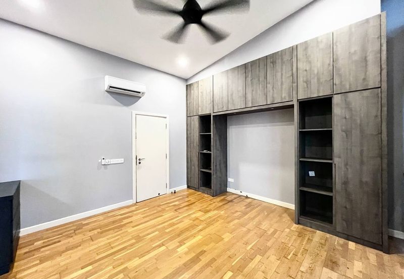 Mozart, Symphony Hills