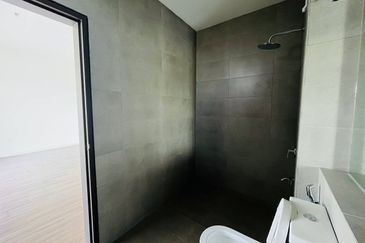 Serenia Anisa Phase 2