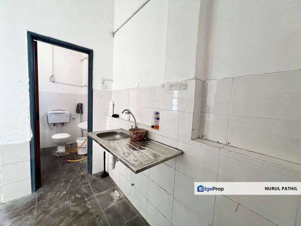 2.5 STY SEMI DETACHED WAREHOUSE FACTORY TAMAN INDUSTRI SELESA JAYA, Seri Kembangan, Selangor, Balakong