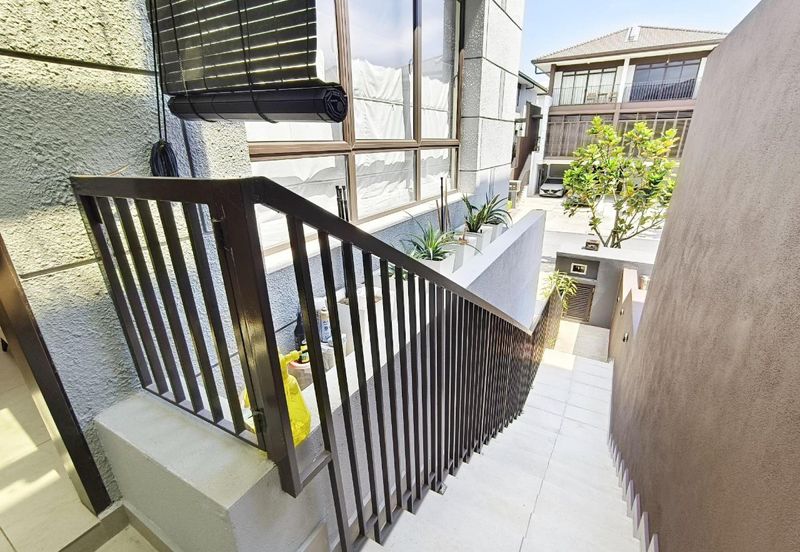THE MULIA RESIDENCE, 3 STOREY TERRACE HOUSE Renovated Unit