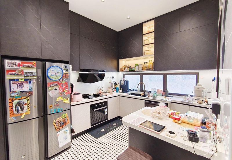 THE MULIA RESIDENCE, 3 STOREY TERRACE HOUSE Renovated Unit