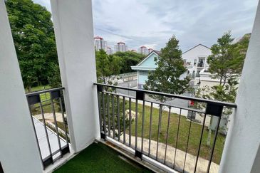 Monet Lily @ Sunsuria City