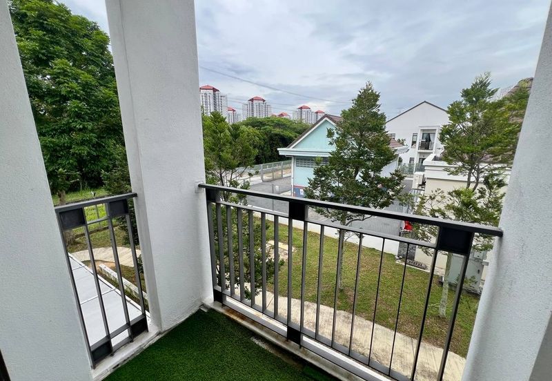 Monet Lily @ Sunsuria City