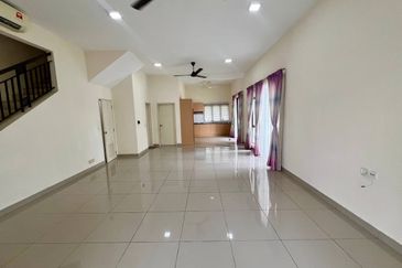 Monet Lily @ Sunsuria City