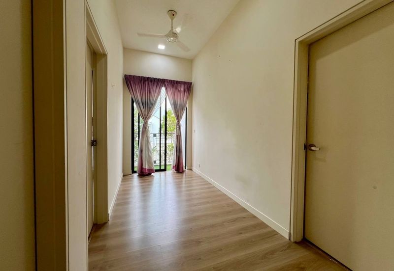 Monet Lily @ Sunsuria City