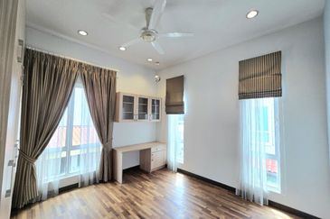 Monet Lily @ Sunsuria City