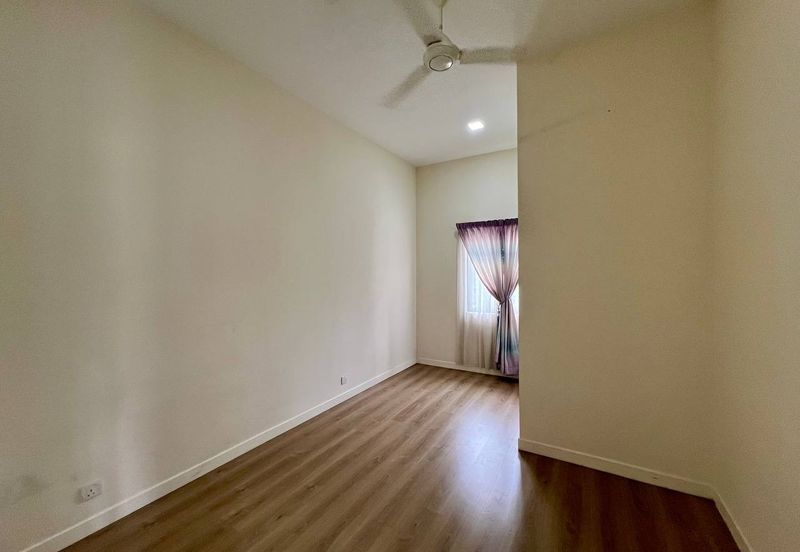 Monet Lily @ Sunsuria City