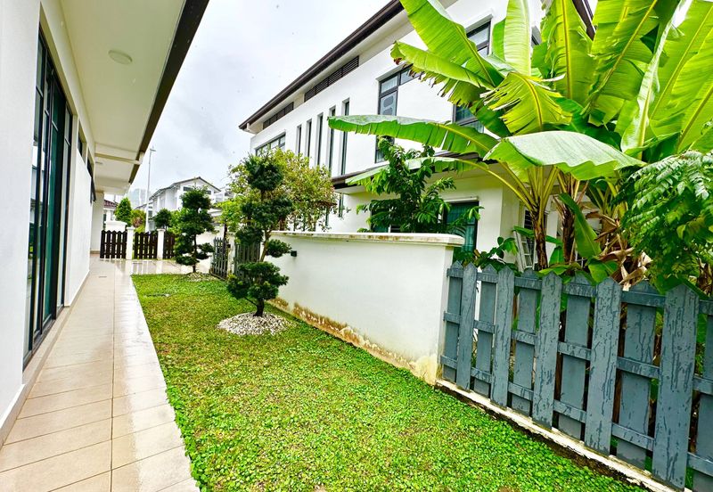 Tenderfields @ Eco Majestic