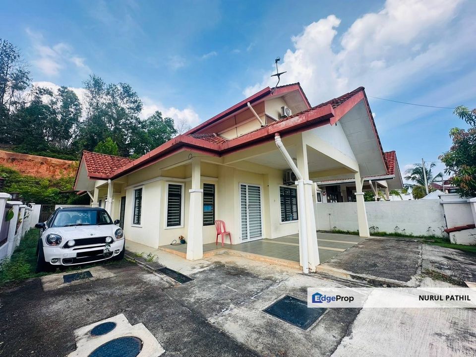 1.5 Storey Semi-D @ Taman Desa Utama, Sg Merab, Kajang, Selangor, Kajang