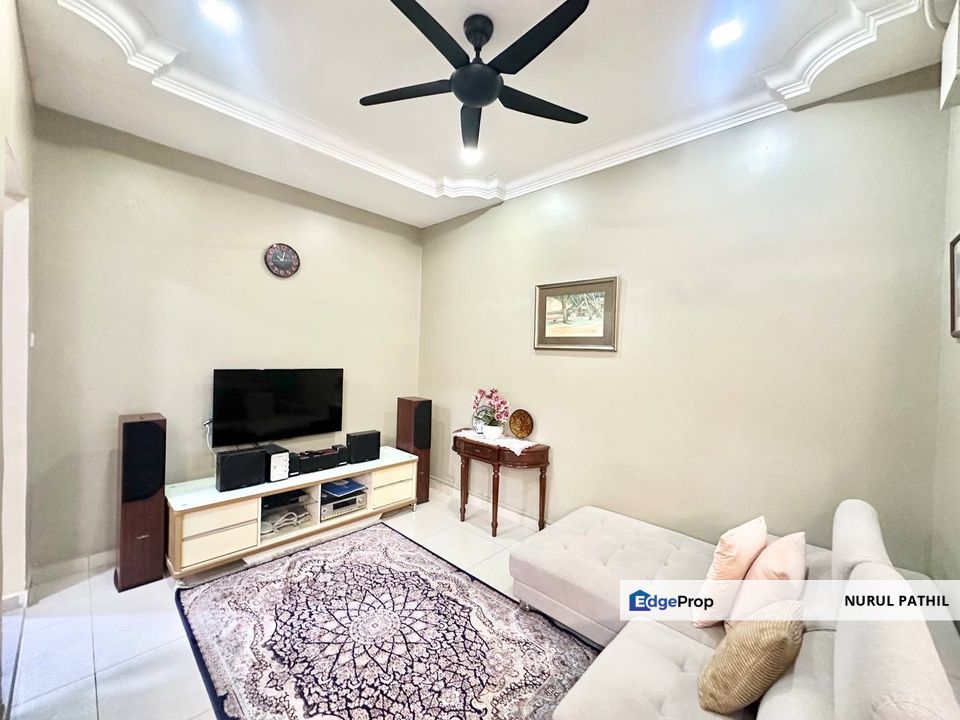 RUMAH SEMI-D FULLY RENOVATED @ SAUJANA IMPIAN, KAJANG, Selangor, Kajang