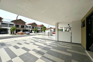 Setia Warisan Tropika