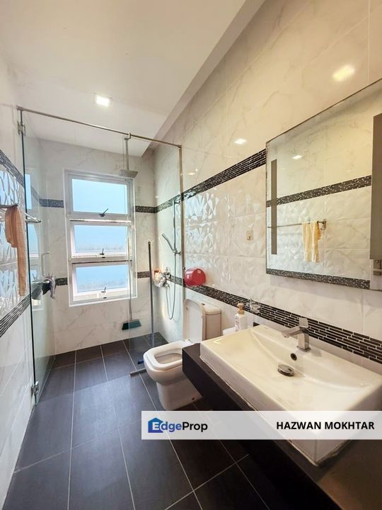 3.5 storey bungalow Equine Park, Seri Kembangan , Selangor, Puchong South