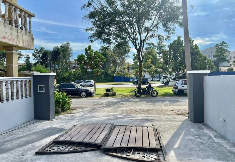 (Refurbished) Double Storey Jalan Kemboja 4A Bukit Sentosa 