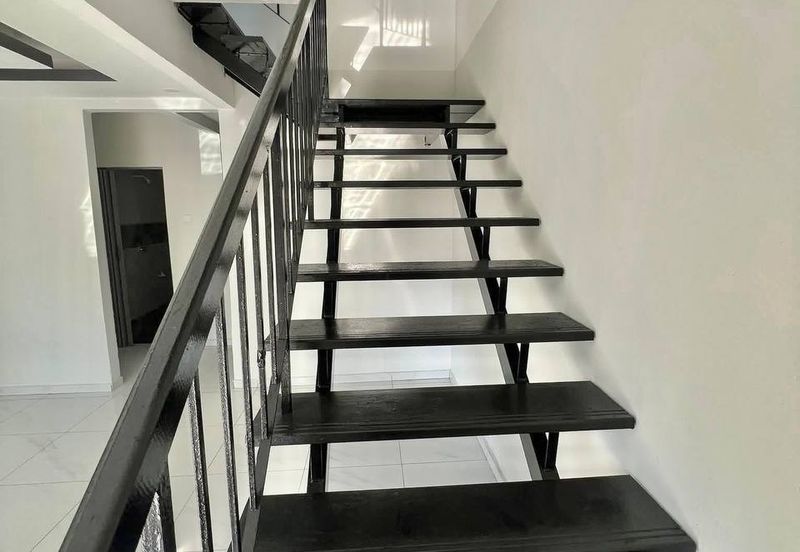 (Refurbished) Double Storey Jalan Kemboja 4A Bukit Sentosa 