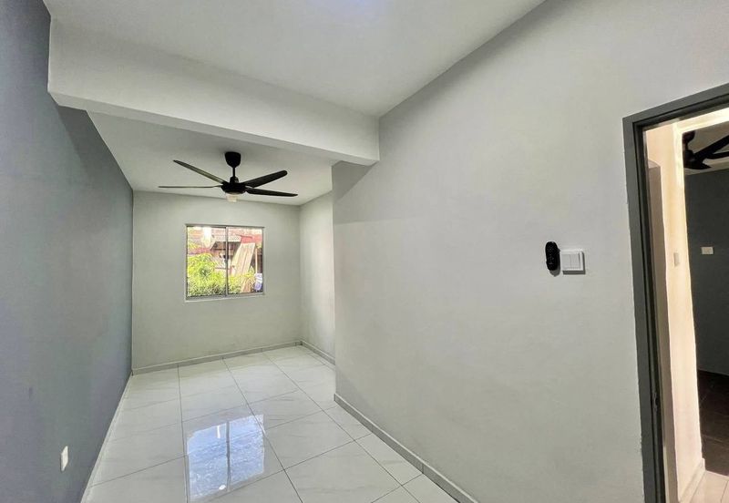 (Refurbished) Double Storey Jalan Kemboja 4A Bukit Sentosa 