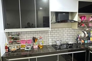 Jalan Semarak, Bukit Beruntung