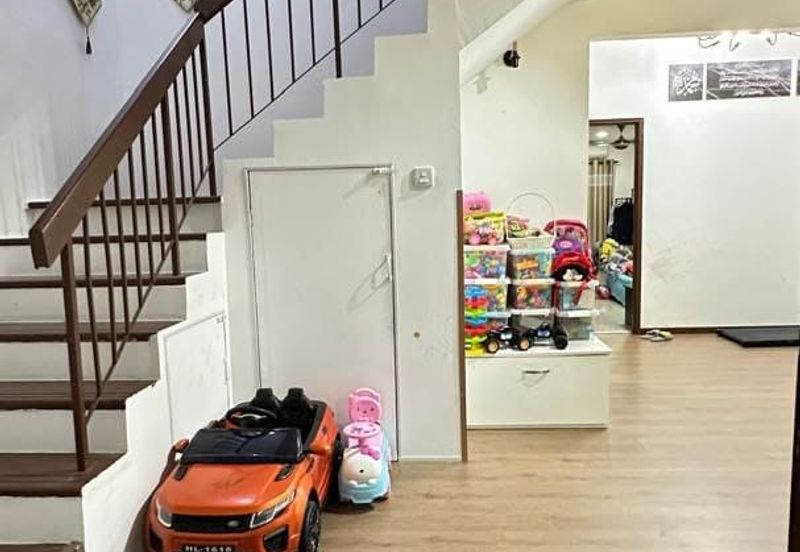 Jalan Semarak, Bukit Beruntung