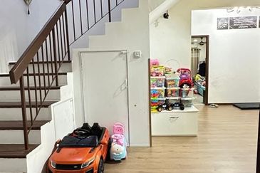 Jalan Semarak, Bukit Beruntung