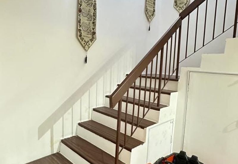 Jalan Semarak, Bukit Beruntung