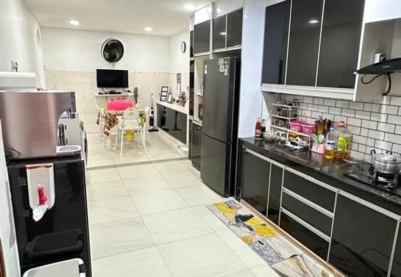 Jalan Semarak, Bukit Beruntung