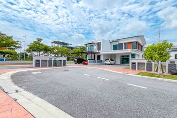 Opus Lake Vicinity @ Perdana Lakeview East