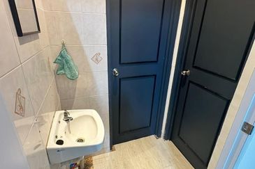 Taipan Business Centre, USJ 10