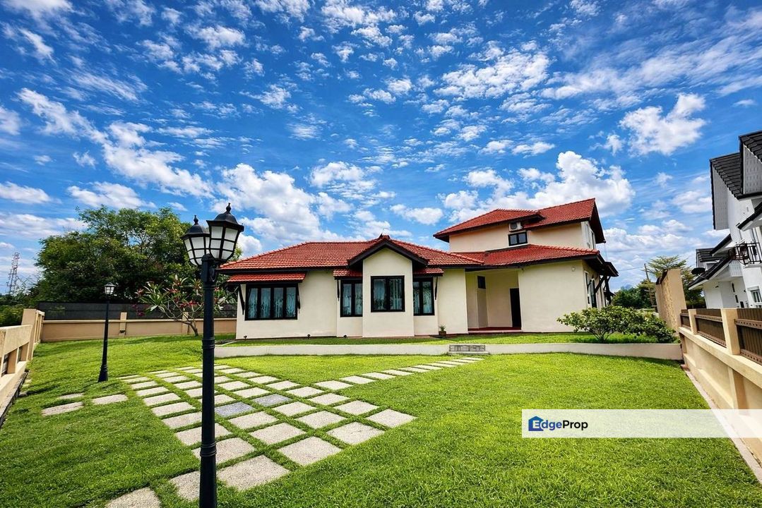 Bangi Golf Resort 1.5 Bungalow House, Selangor, Bangi