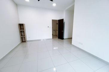 Austin Residence @Taman Mount Austin