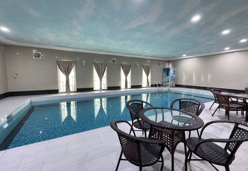 Extra-large Detached Bungalow with Land