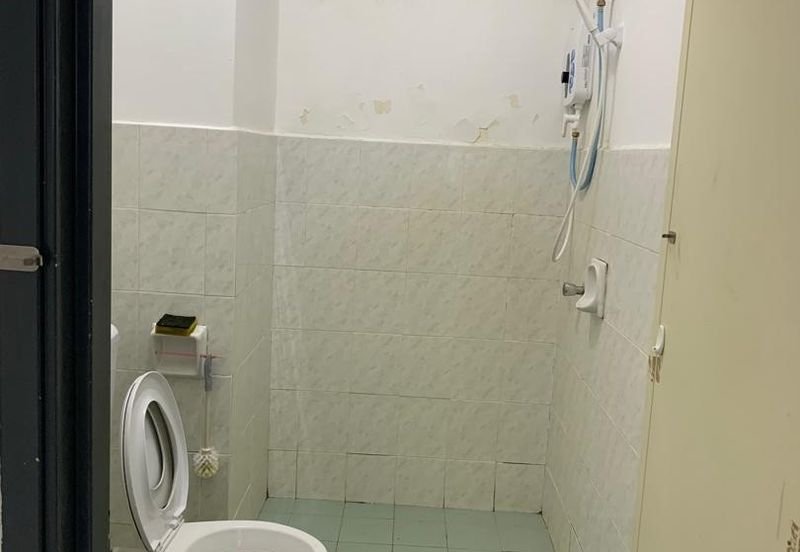  Idaman Senibong Apartment