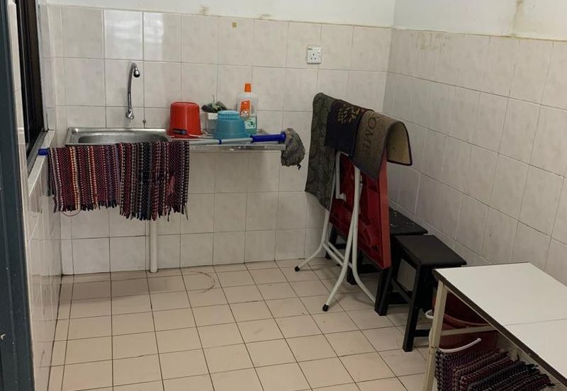  Idaman Senibong Apartment