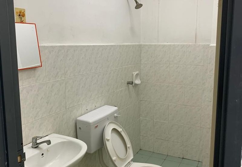  Idaman Senibong Apartment