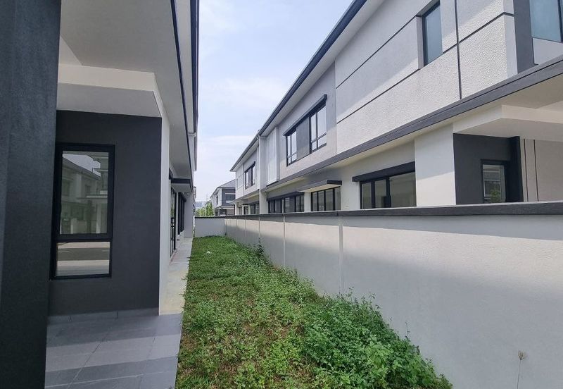 Freesia Residences @ Tropicana Aman