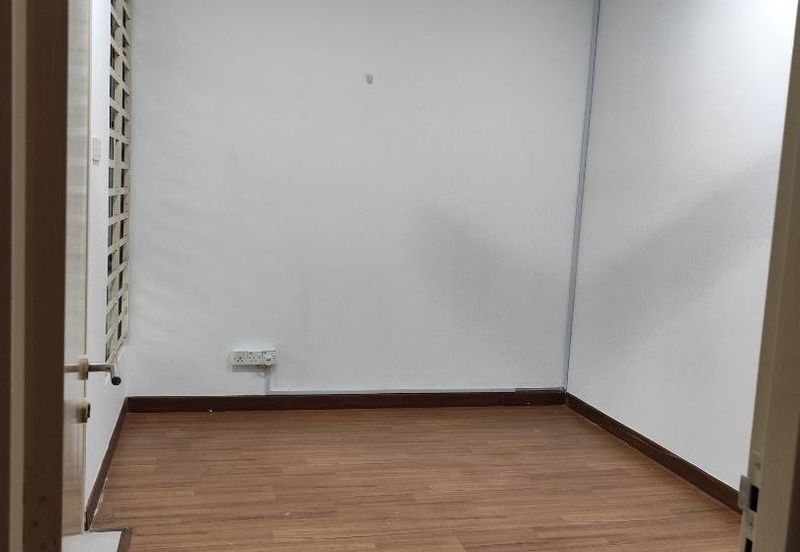 Jalan Putra Harmoni 1/1A 