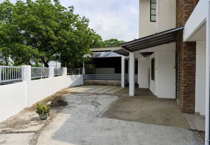 Jalan Putra Harmoni 1/1A 