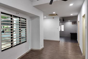 Jalan Putra Harmoni 1/1A 