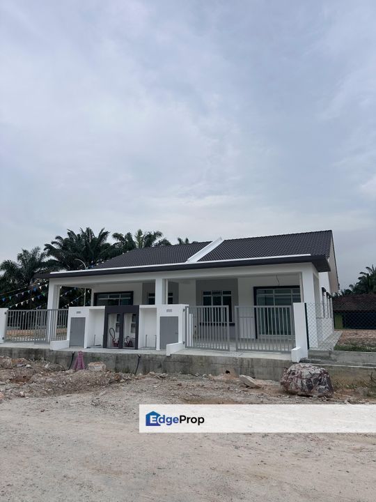     Semi-D Murah RM450K Tanah Luas , Selangor, Banting