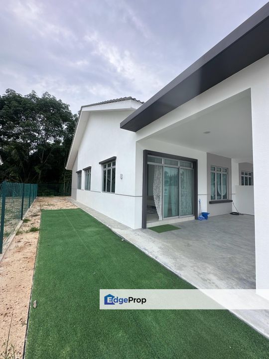     Semi-D Murah RM450K Tanah Luas , Selangor, Banting