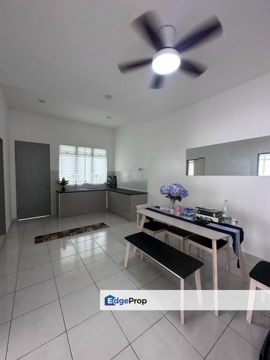     Semi-D Murah RM450K Tanah Luas , Selangor, Banting
