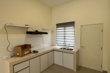 Monet Springtime @ Sunsuria City