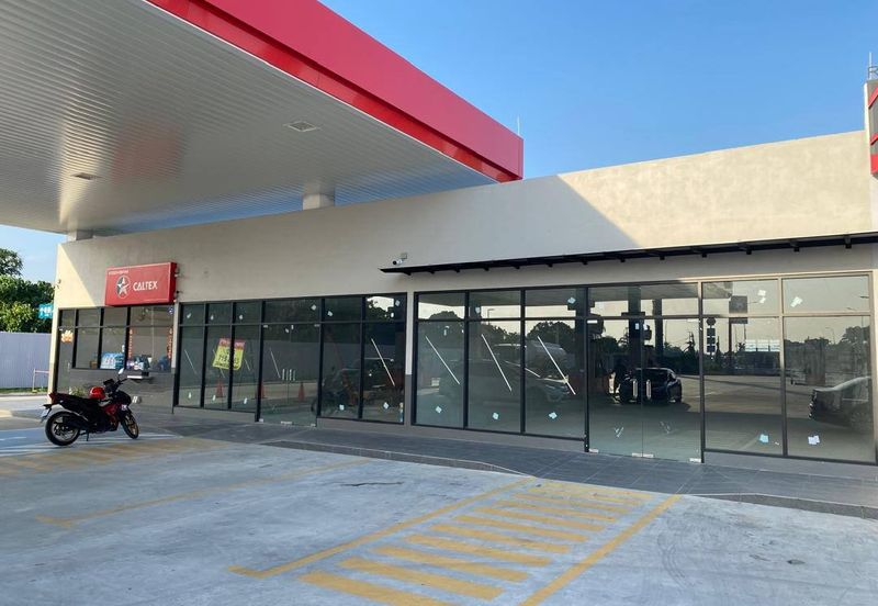 Banting Shoplot Space In Caltex Petrol Pump 