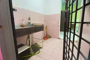 Sukma Shop Apartment